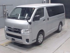 TOYOTA HIACE 2022/DX GL PKG/TRH200V